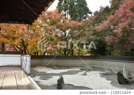 Tofukuji Temple subtemple Ryugin-an Dragon garden (west garden) seen from the National Treasure Hojo Tofukuji Temple subtemple Ryugin-an Dragon garden (west garden) seen from the National Treasure Hojo 118811824