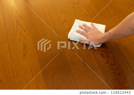 One-handed mopping One-handed mopping 118812443