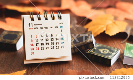 Calendar for November 2025 and autumn leaves Calendar for November 2025 and autumn leaves 118812935