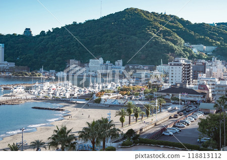 Atami coastline 118813112