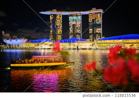 內河遊輪和濱海灣金沙 內河遊輪和濱海灣金沙 118815536