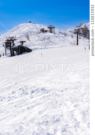 從長野縣北安郡白馬村白馬五龍滑雪場看到的地藏菩薩頭像(富美山脈) 從長野縣北安郡白馬村白馬五龍滑雪場看到的地藏菩薩頭像(富美山脈) 118815932