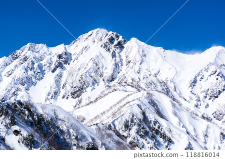 長野縣白馬村、北阿爾卑斯山的琴見山、從琴見山頂看到的雪山登山五龍山（武田菱） 118816014
