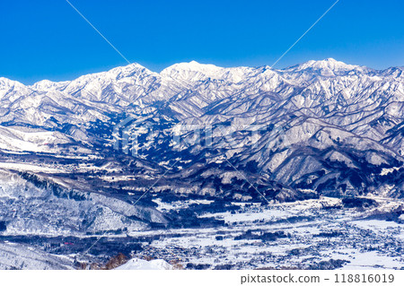 Hakuba Village, Nagano Prefecture, Mount Kotomi in the Northern Alps, Snow Mountain Climbing, Mount Myoko, Mount Hiuchi, and Mount Yake seen from the summit of Mount Kotomi Hakuba Village, Nagano Prefecture, Mount Kotomi in the Northern Alps, Snow Mountain Climbing, Mount Myoko, Mount Hiuchi, and Mount Yake seen from the summit of Mount Kotomi 118816019