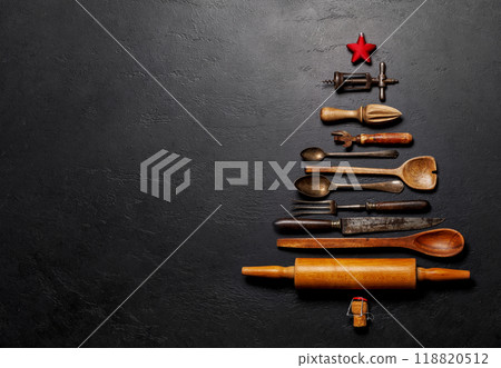 Festive culinary flair: Christmas tree-shaped cooking utensils 118820512