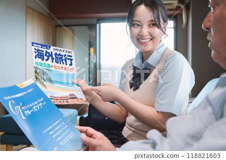 A high school girl explains her overseas travel plans to her father A high school girl explains her overseas travel plans to her father 118821603