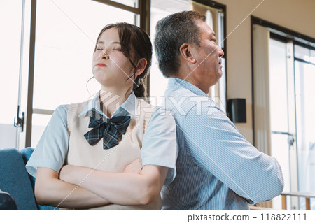 女高中生與父親打架 118822111