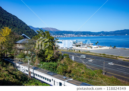 以別府灣和別府市為背景的海蛋 以別府灣和別府市為背景的海蛋 118824349