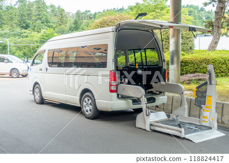 Welfare vehicles, visiting care services, swing arm lifts, wheelchair accessible vehicles 118824417