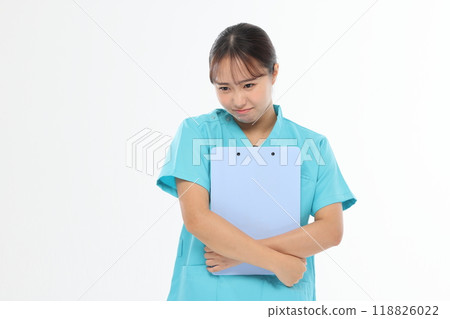 Worried nurse negative 118826022