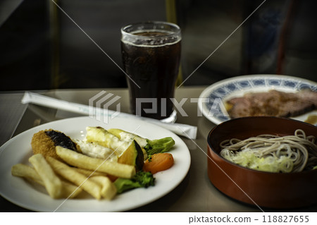 Delicious buffet food 118827655