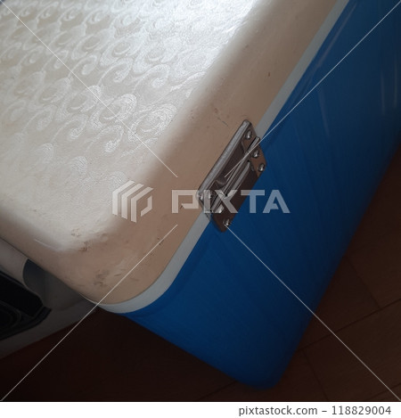 Metal fittings Cooler box hinges Old hinges Metal fittings Cooler box hinges Old hinges 118829004