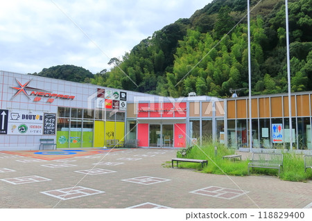 Shizuoka Service Area (outbound) on the Shin-Tomei Expressway 118829400
