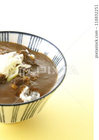 咖哩牛肉碗 118832251