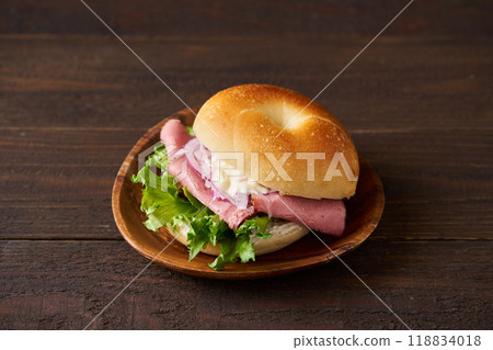 煙燻牛肉貝果三明治 煙燻牛肉貝果三明治 118834018