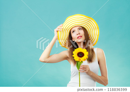 portrait attractive woman with sunflower portrait attractive woman with sunflower 118836399