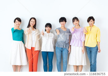 多代白人背景女性 118836755