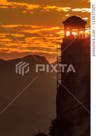Sunset over Varlaam monastery in Meteora, Greece 118837085