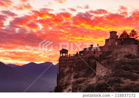 Sunset over Varlaam monastery in Meteora, Greece 118837172