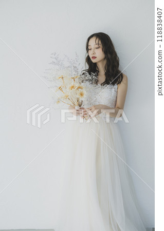 Woman in wedding dress 118838407