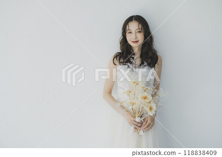 Woman in wedding dress Woman in wedding dress 118838409