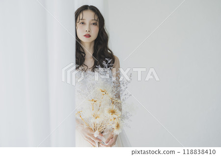 Woman in wedding dress 118838410