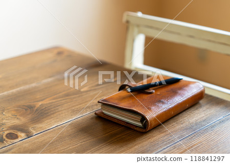 System notebook and pen System notebook and pen 118841297