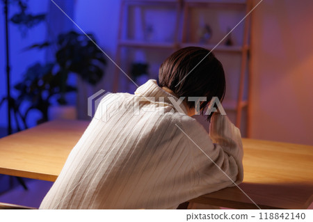 Troubled woman Troubled woman 118842140
