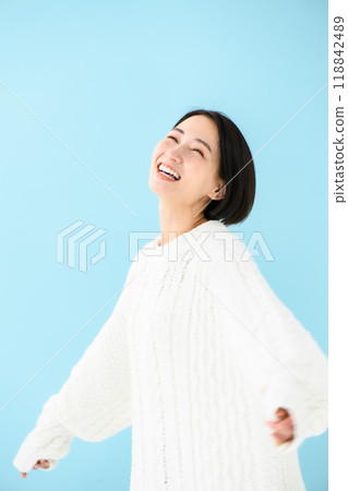 Female portrait 118842489