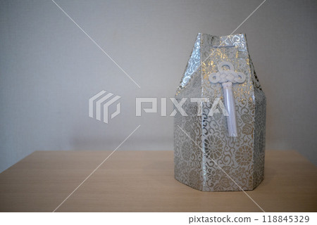 Urn jug 118845329