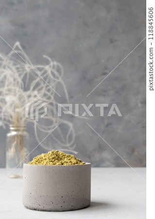 Raw henna powder for natural hair and eyebrow coloring dyeing 118845606