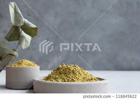 Raw henna powder for natural hair and eyebrow coloring dyeing 118845622