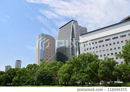 大阪歷史館與行道樹 118846355