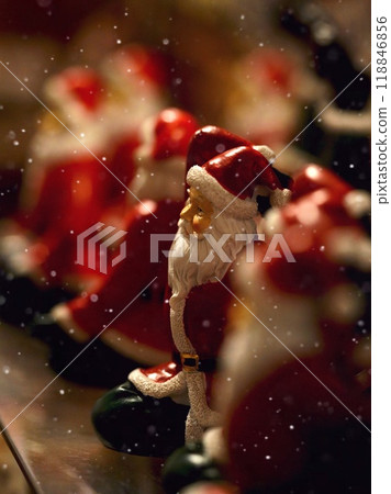 Many Santa dolls lined up Many Santa dolls lined up 118846856