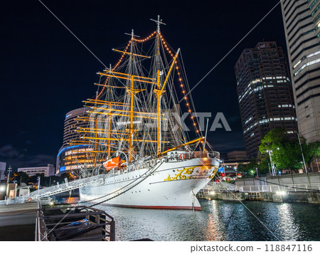 日本丸號停泊在橫濱港未來 118847116