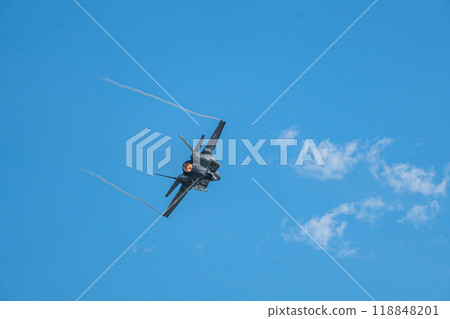 自衛隊隱形戰鬥機F-35A打開武器艙飛行 自衛隊隱形戰鬥機F-35A打開武器艙飛行 118848201
