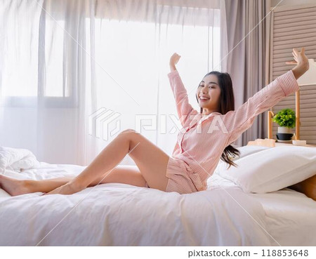 A refreshing morning awakening 118853648