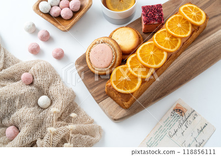 桌上的甜點 桌上的甜點 118856111