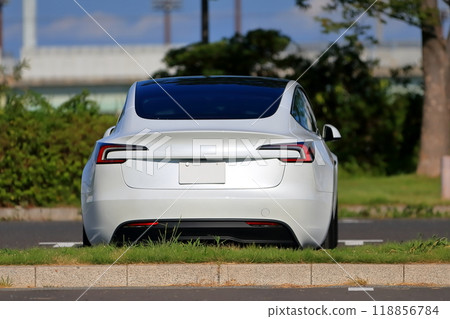 白色電動車圖片 白色電動車圖片 118856784