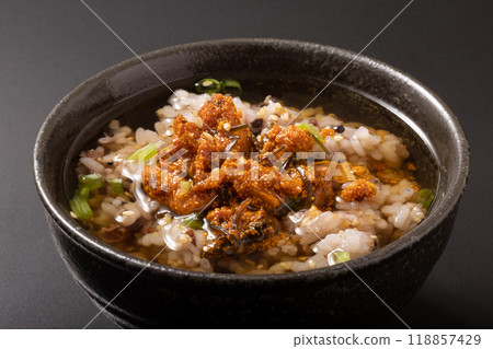 煮鱈魚子配茶泡飯（16粒米） 118857429