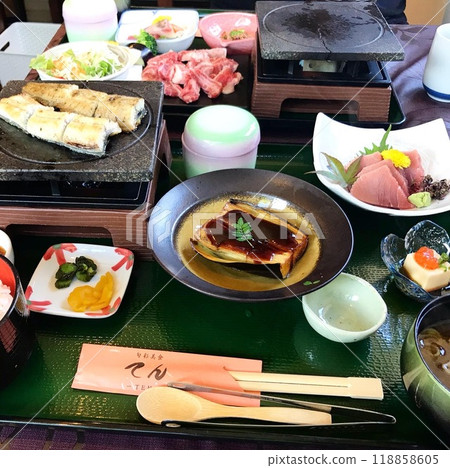 Japanese seafood and meat teppanyaki course 118858605