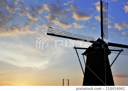 windmill in the sunset 118859062