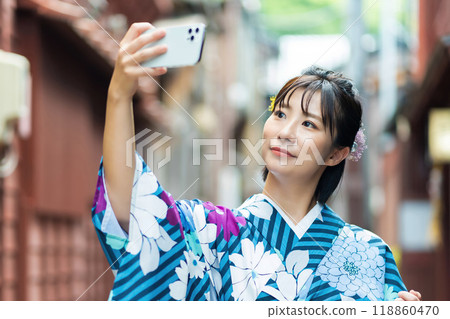 穿著和服的女人，在金澤觀光的女人 118860470