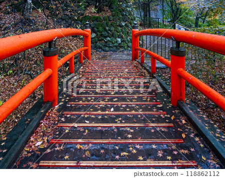 Late autumn at Ikaho Onsen, Kajika Bridge (Shibukawa, Gunma Prefecture) Late autumn at Ikaho Onsen, Kajika Bridge (Shibukawa, Gunma Prefecture) 118862112