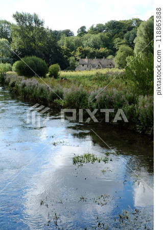 Cotswolds landscape, England 118865888