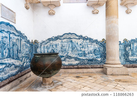 The Hall of the Kings at Alcobaca monastery, Mosteiro de Santa Maria de Alcobaca at Alcobaca, Portugal The Hall of the Kings at Alcobaca monastery, Mosteiro de Santa Maria de Alcobaca at Alcobaca, Portugal 118866263