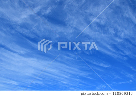Blue sky and white clouds, autumn clouds 118869313