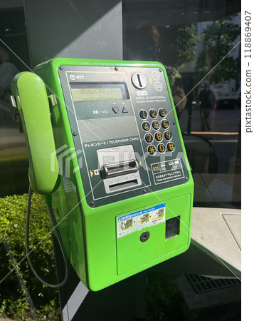 公共電話對於緊急呼叫至關重要 公共電話對於緊急呼叫至關重要 118869407