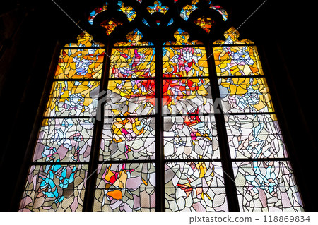 Church of Vernon, France, interiors 118869834