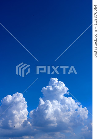 Copy space of a thundercloud and a blue sky Copy space of a thundercloud and a blue sky 118870064